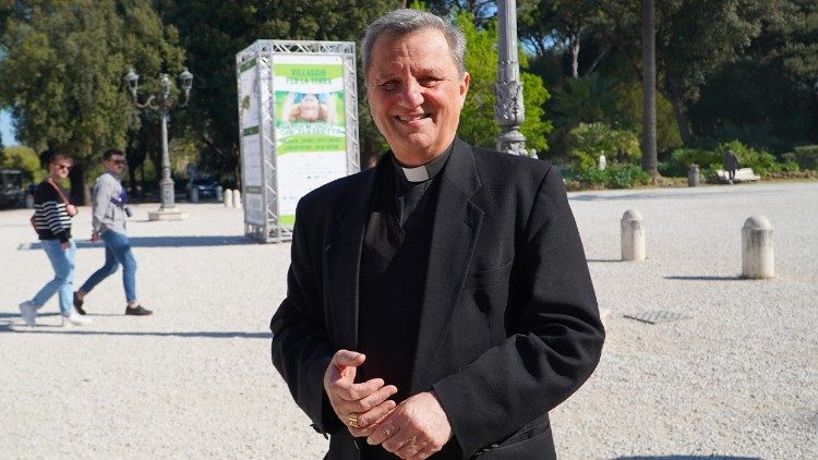 Il cardinale Grech al Villaggio per la Terra di Villa Borghese