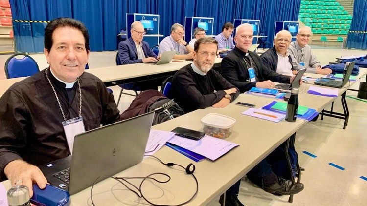 Dom Luiz Fernando Lisboa durante a assembleia destes dias em Aparecida