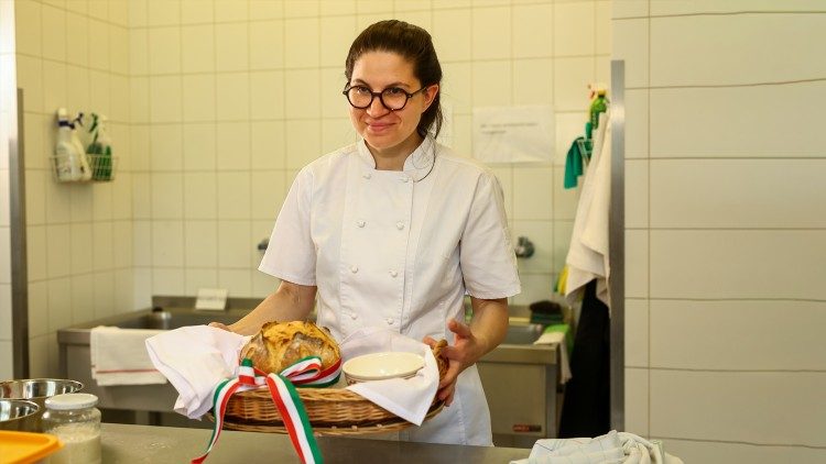 Kata Sümeghy che ha preparato il pane per il Papa