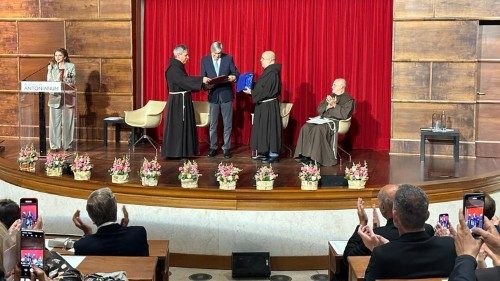 Premio San Francisco a un poeta argentino: Alejandro Roemmers Colman