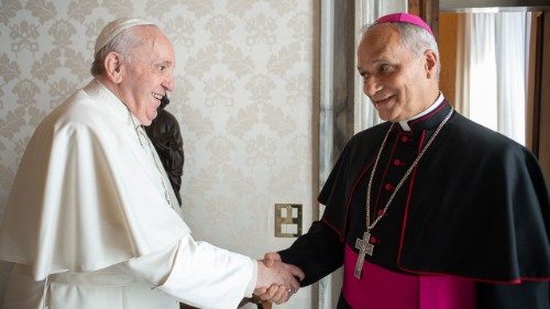 Mons. Prevost: Biskup je pastier blízky ľuďom, nie manažér