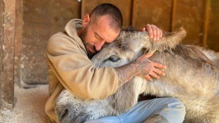 Ismael rediscovered his faith while caring for mistreated animals