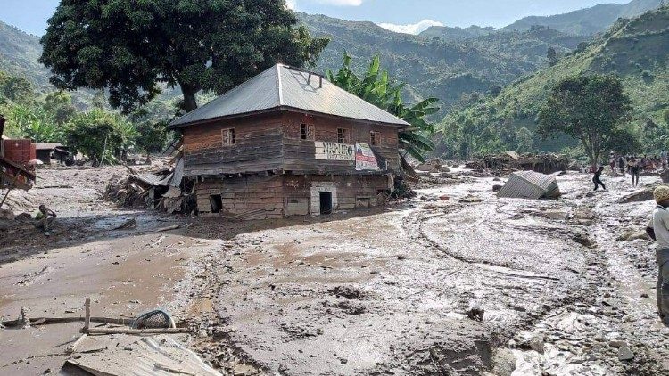 Ancora un immagine della devastazione nel villaggio di Nyamukubi