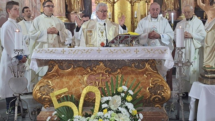 Zlatna misa p. Tonča Trstenjaka u rodnoj Kotoribi (Foto: Neno Kužina)