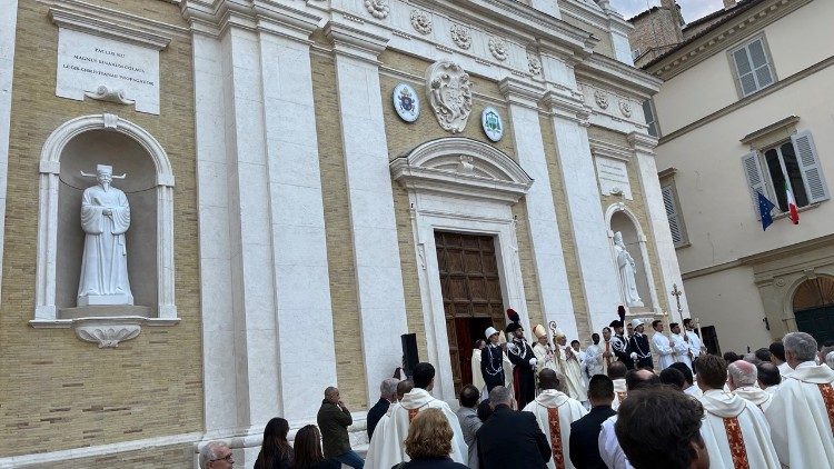 الكاردينال بارولين: سلام المسيح يُخرج الإنسان من عزلته ويدفعه نحو الآخرين كما فعل الأب ماتيو ريتشي