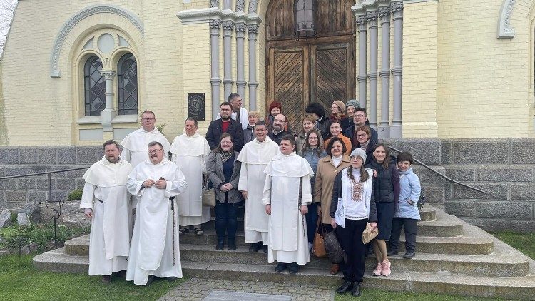 Genera? dominikanów wyrazi? wdzi?czno?? ?wieckim wolontariuszom 