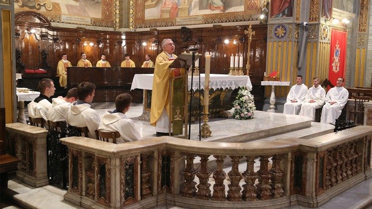 Svetu misu predslavio je monsinjor Juraj Batelja, generalni postulator za kauze beatifikacije i kanonizacije Zagrebačke nadbiskupije (Foto: Marko Martić)