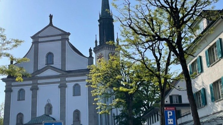 Die Pfarrkirche St. Jakob der Ältere in Cham (Schweiz)