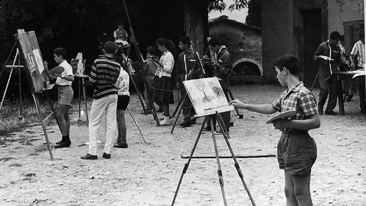 Un laboratorio d'arte alla scuola di Barbiana (dall'Archivio della Fondazione don Lorenzo Milani)