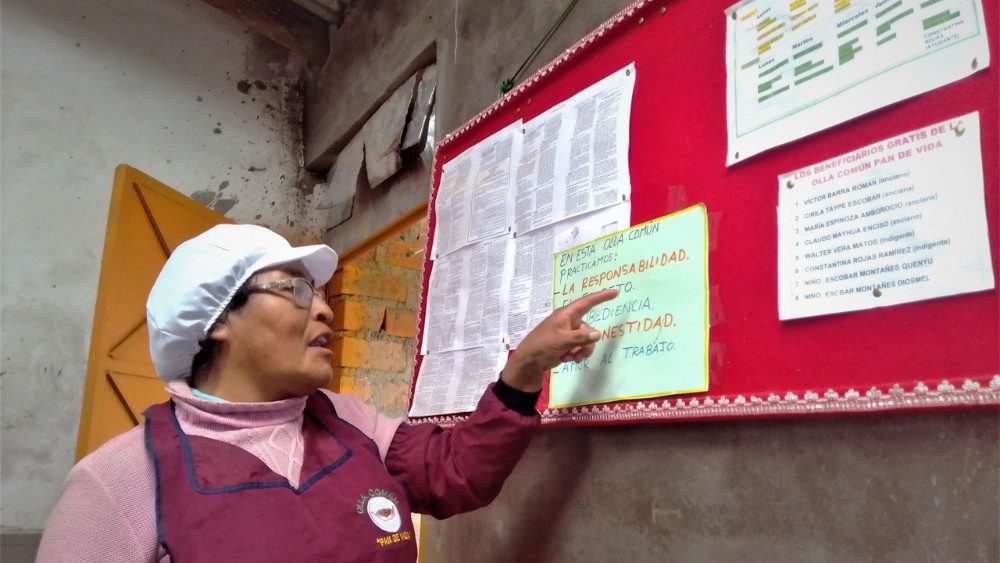 Mara Ataucusi explica los valores de la Olla Comn