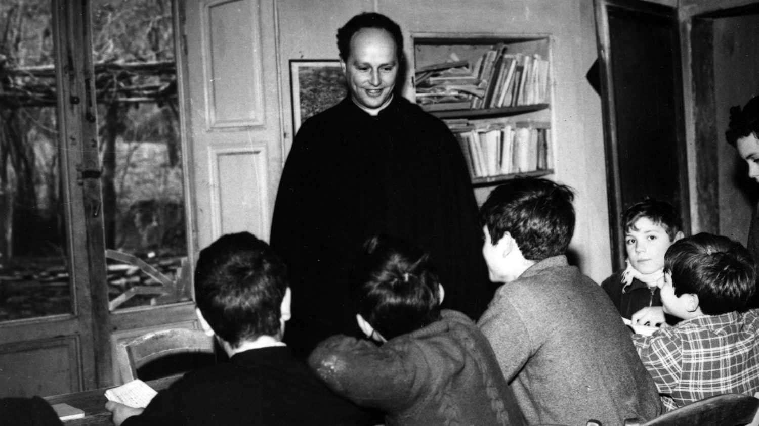 Don Milani, maestro e profeta di una scuola dell'inclusione culturale e sociale