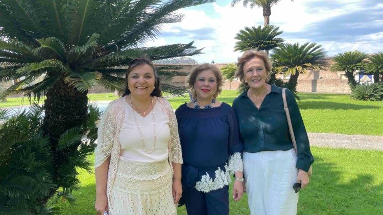Embajadoras organizadoras del evento: Ecuador, Panamá y Paraguay