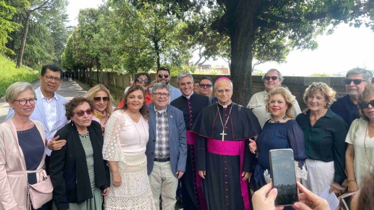 Embajadores, miembros de la Cal, Mons. Prevost y algunos invitados 