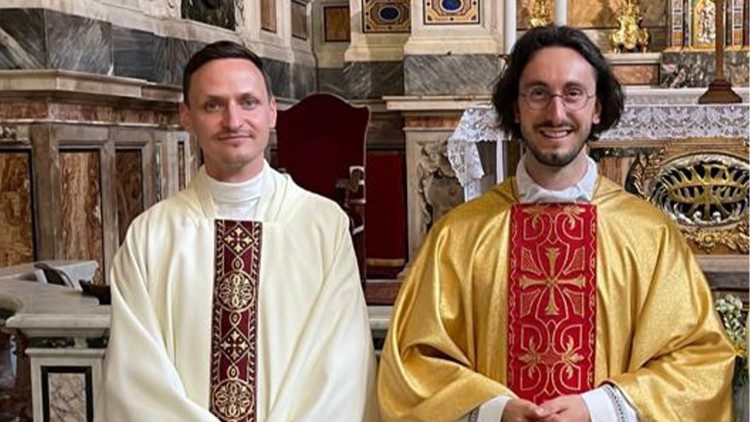 Kňazi Peter Olas (vľavo) a Tomáš Šandrik
