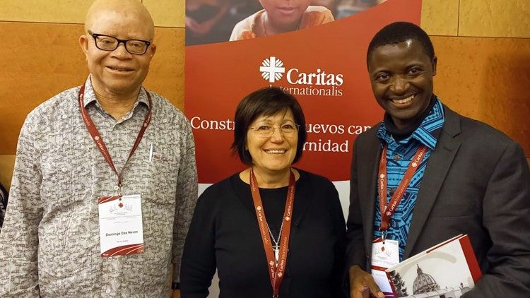 Irmã  Maria de Lurdes Rissini com outros participantes da África nas Assembleias das Cáritas