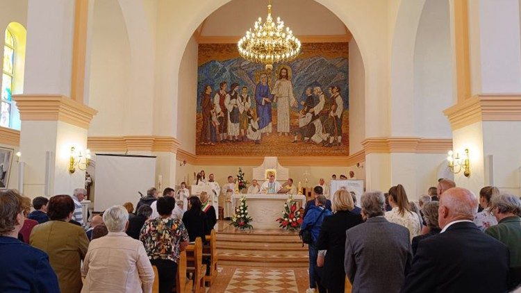 Nadbiskup u miru kardinal Vinko Puljić u župi Gornji Vakuf-Uskoplje slavio je svetu misu za talijanske dobročinitelje