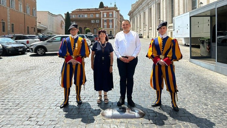 Fotografija s Papinskom Švicarskom gardom unutar Vatikana