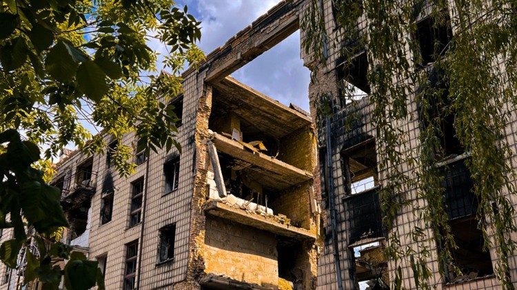 Lo scorcio di una citt ucraina segnata dalla guerra 