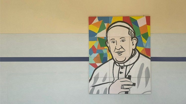 Das Murales am Eingang der "Schule" im Gemelli