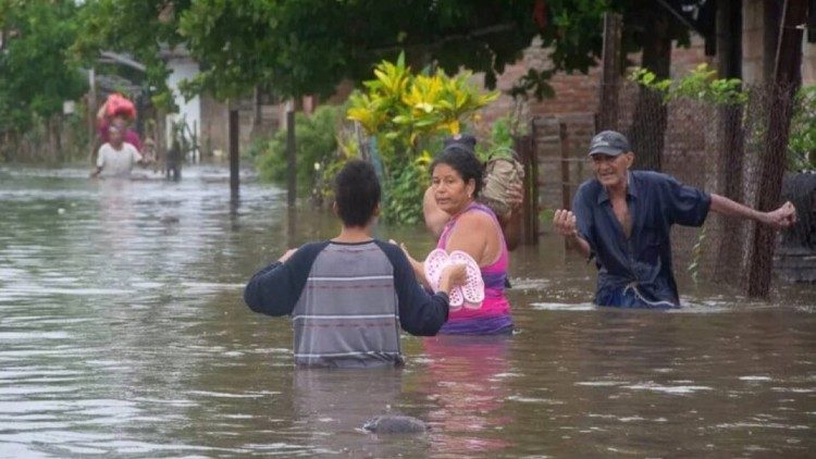 䨢ٲ Cuba lanza SOS por inundaciones en dicesis del centro y oriente de la isla