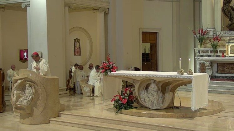 El cardenal Grech en la Misa en la Universidad Católica de Roma