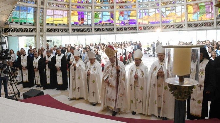 البطريرك الماروني: كيف نستطيع مع شعبنا الذي تكويه الأزمات أن نقبل بمهزلة ما جرى في جلسة انتخاب رئيس الأربعاء الماضي