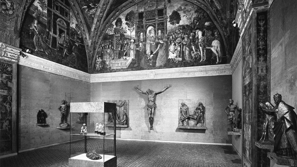 La Sala dei Santi dellAppartamento Borgia con lallestimento del 1973: alle pareti opere di Francesco Messina Foto ? Governatorato SCV