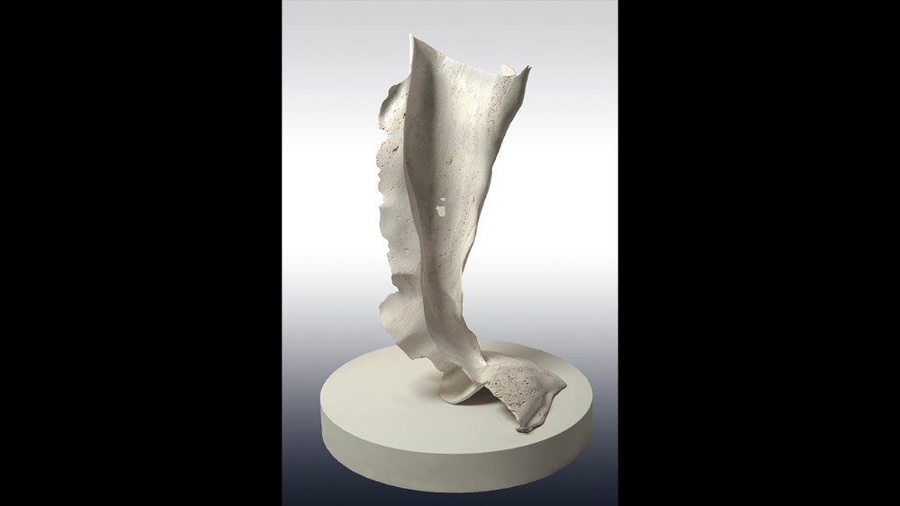 Giuliano Giuliani L’Angelo, 2009 Travertino / Travertine Musei Vaticani, Collezione d’Arte Contemporanea, inv. 59946 Foto © Governatorato SCV, Direzione dei Musei e dei Beni Culturali