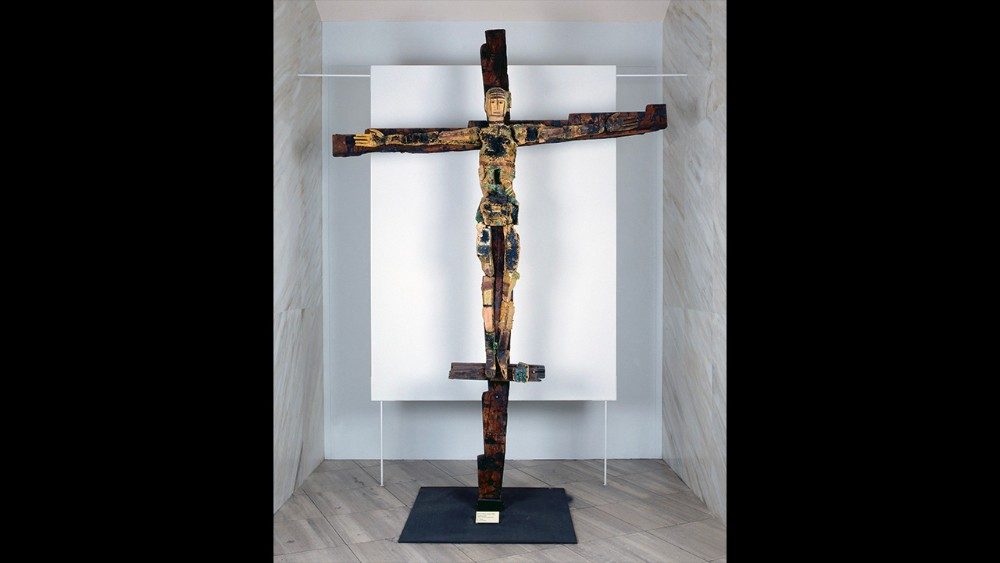 Mimmo Paladino Crocifisso, 2002 Legno e terracotta invetriata / Wood and glazed terracotta Musei Vaticani, Collezione d’Arte Contemporanea, inv. 56392 Foto © Governatorato SCV, Direzione dei Musei e dei Beni Culturali