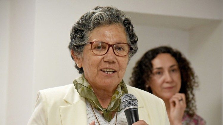 La hermana Nelly León preside la Fundación "Mujer, levántate", que acompaña la sanación y reinserción de quienes regresan a la vida social tras haber cumplido sus condenas. (Foto Fundación "Mujer, levántate")