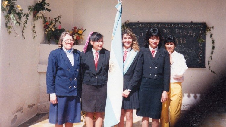  Suor Magdalena Sofía Kissner, rettrice dellistituto distruzione superiore, 9 luglio 1985