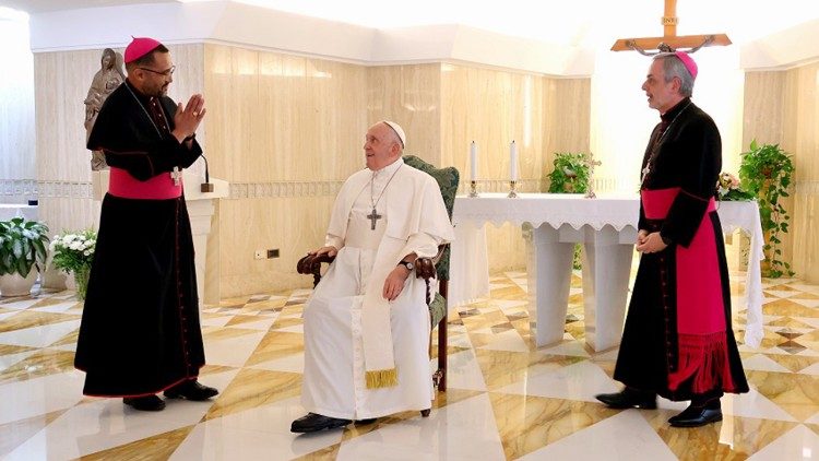 South African Catholic Bishops Conference President, Bishop Sithembele Sipuka (l) addresses MAP Francis.