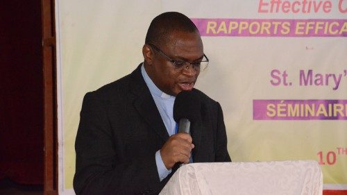 Africa, dai media cattolici nuovi modi per raccontare la realtà dei migranti