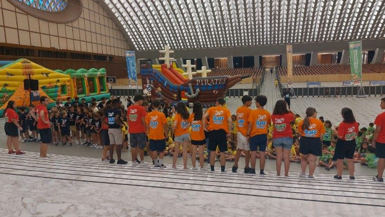 I bambini nel Centro estivo in Aula Paolo VI