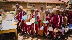 La-mensa-scolastica-della-scuola-gestita-dalle-Piccole-Suore-Missionarie-della-Carita-nel.jpg