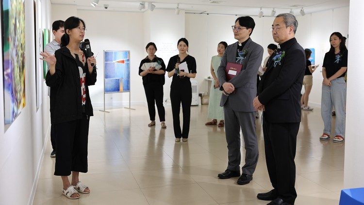 Artist Lim Sung Yeon explains her work The rhythm of being