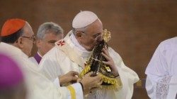 PAPA-FRANCISCO-APARECIDA-2-1.jpg