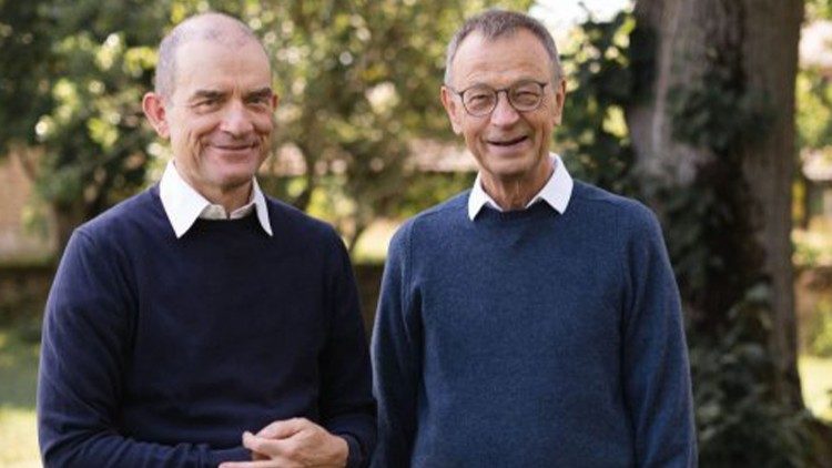 Frre Alois (a destra) e il suo successore frre Matthew (Andrew Thorpe)