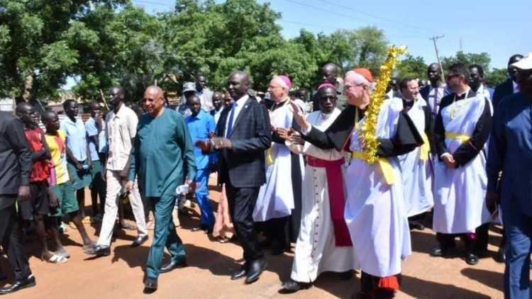L'arrivo del cardinale Parolin a Malakal