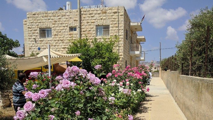 Il roseto in memoria dei propri cari defunti