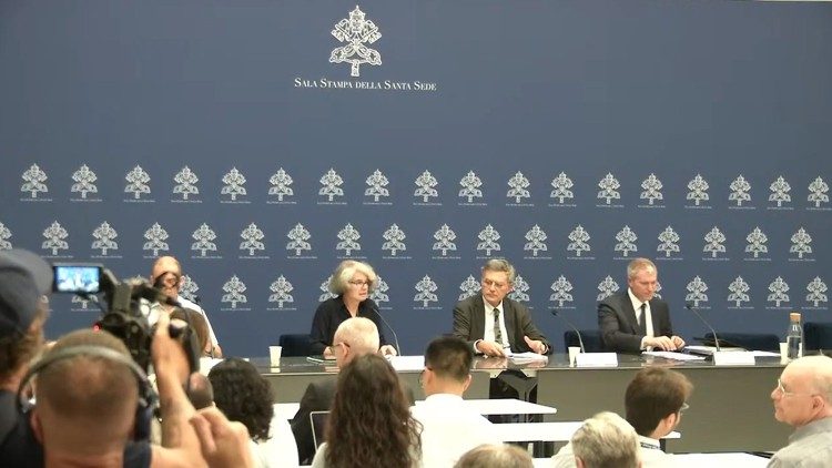 The press conference presenting the Ecumenical Vigil of Prayer