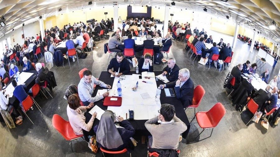 Gruppi di lavoro di una Settimana Sociale. Foto d'archivio