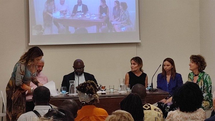 Relatori alla presentazione, l'ultima a destra è la vicepresidente Margherita Maria Romanelli