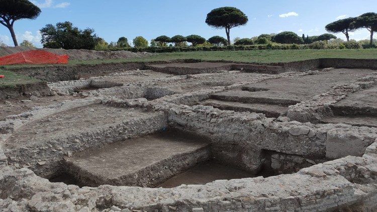 Lo scavo dell'abside e del presbiterio della basilica