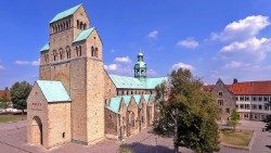Mariendom-Hildesheim-001.jpg