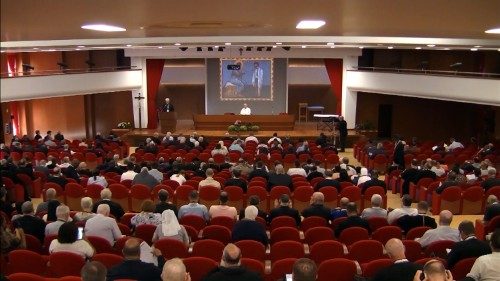 Ritiro sinodale, le prime due meditazioni di padre Radcliffe
