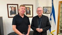 Parolin-in-visita-allAmbasciata-israeliana-presso-la-Santa-Sede-2.jpg