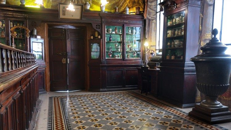 L'antica farmacia di Santa Maria della Scala - Foro di A. Poce