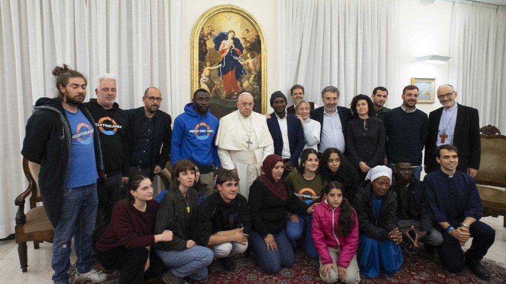 Group photo also with all, including volunteers from Mediterranea Saving Humans as well as those assisted
