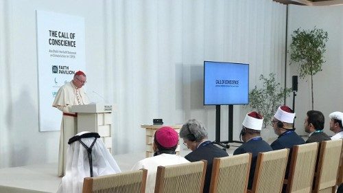 Francisco insta a no limitarnos a hablar de paz 